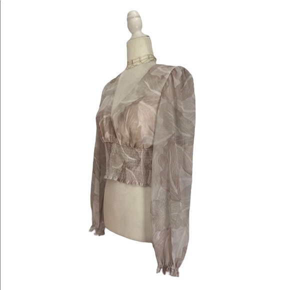 Aritzia Wilfred Reign Smocked Wrap Crop Blouse Leaf Print - Picture 4 of 6